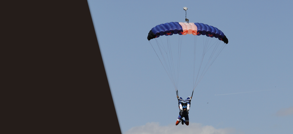 atterrissage haute vitesse pour un moniteur de Tallard parachutisme